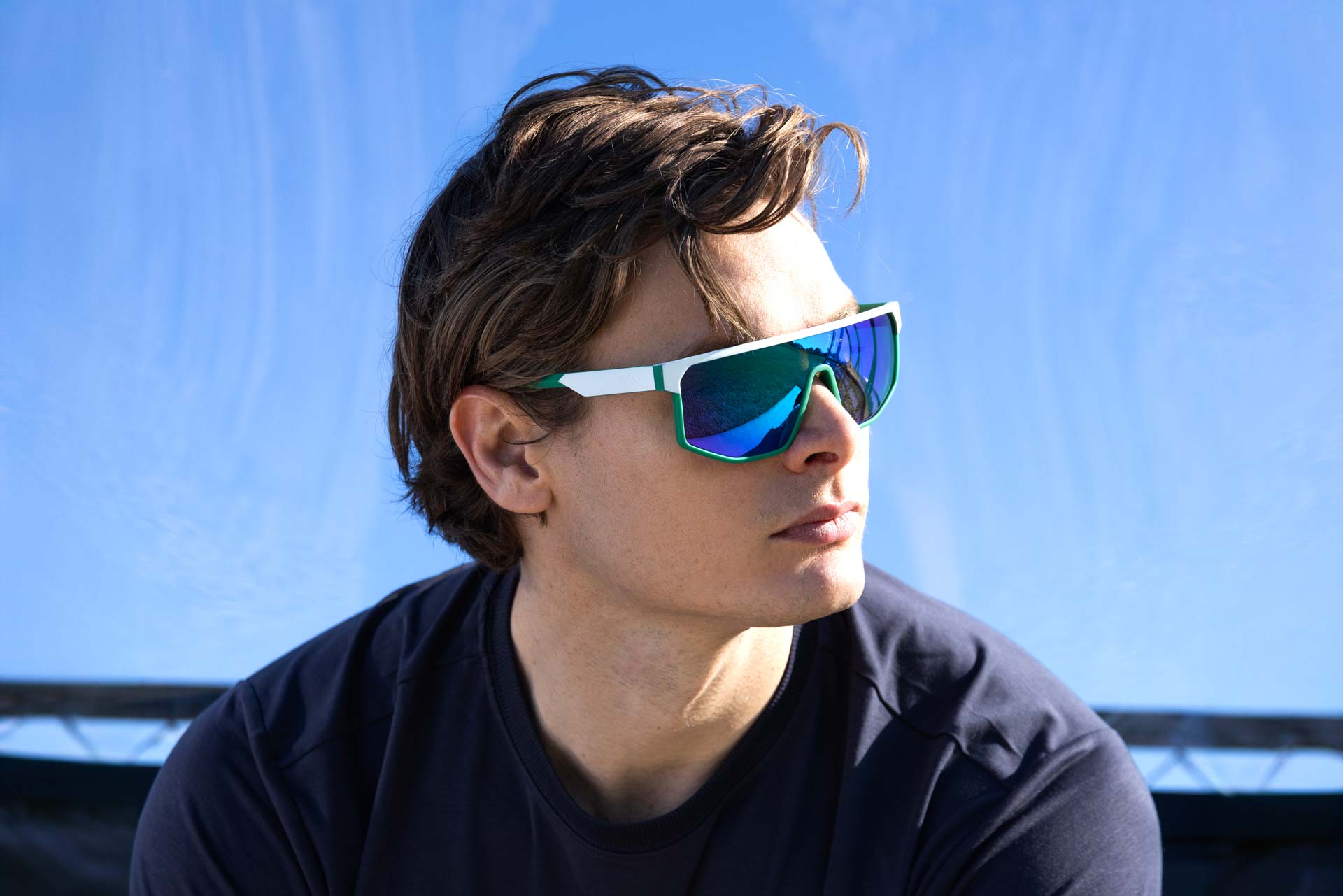 Goups frame in the colour Beetle Glaze displayed in model angle view.