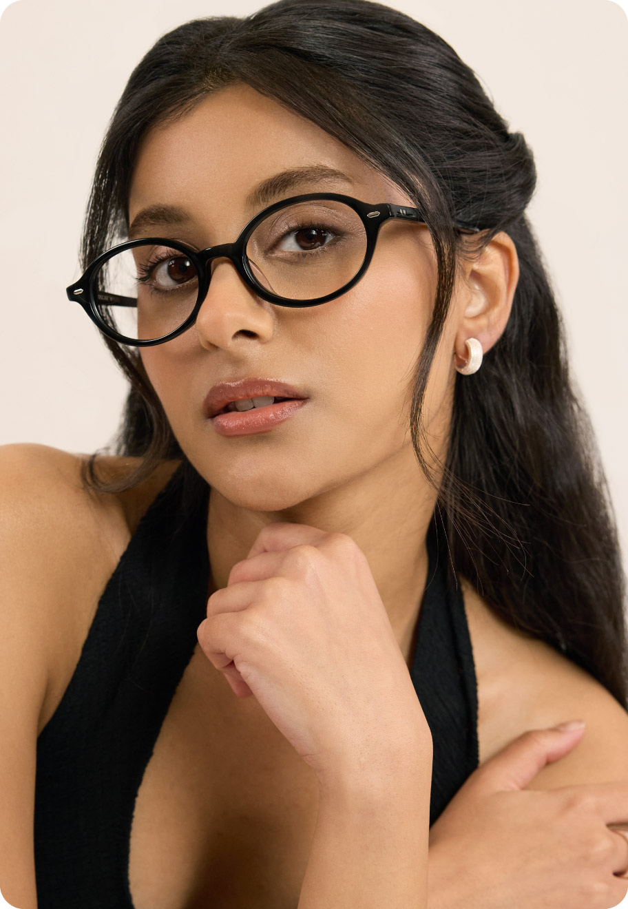 Oscar Wylee Gigi frame in Obsidian Black.