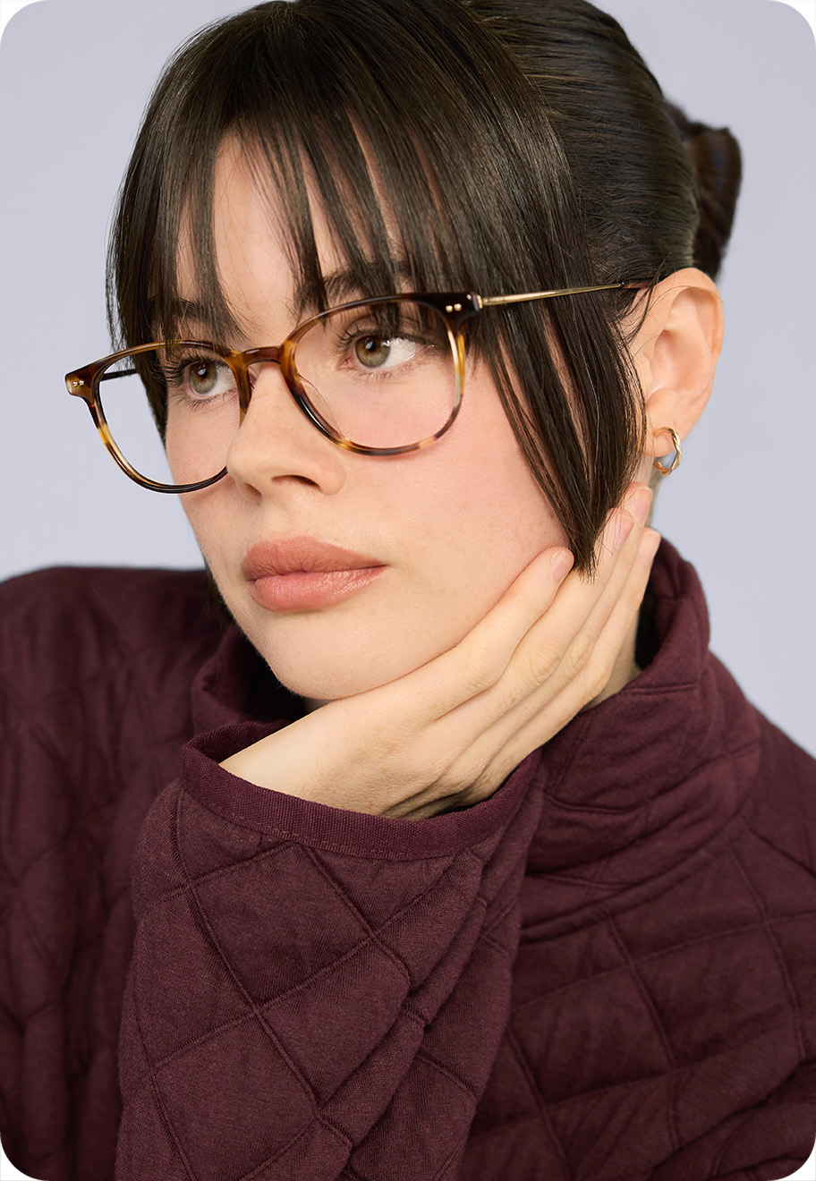 A photo of two model wearing Oscar Wylee Peyton frames.
