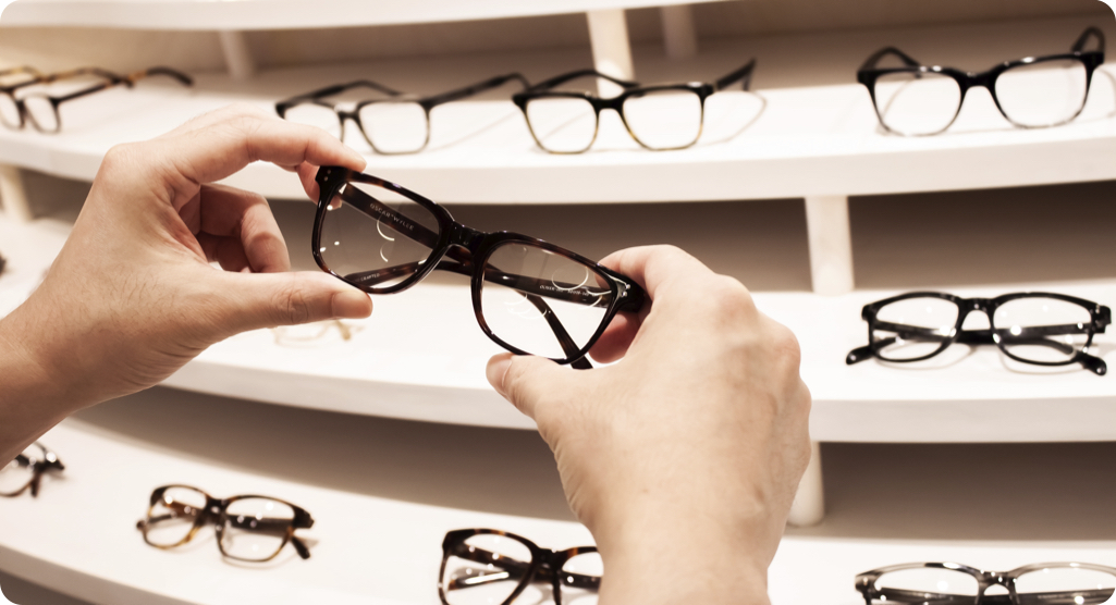 book an eye test with Oscar Wylee