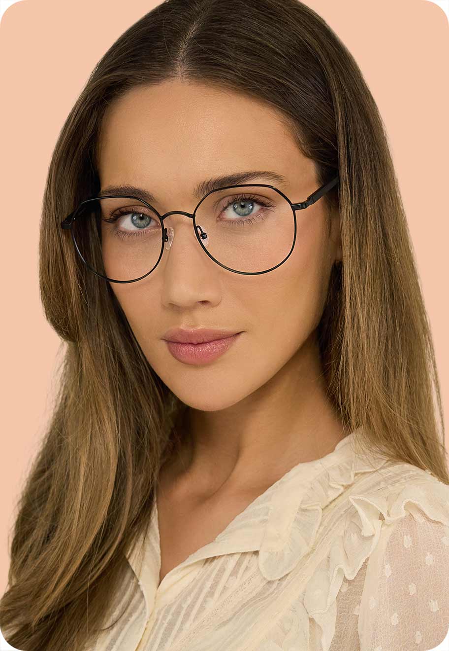 A photo of a model wearing the Oscar Wylee Bowery frame