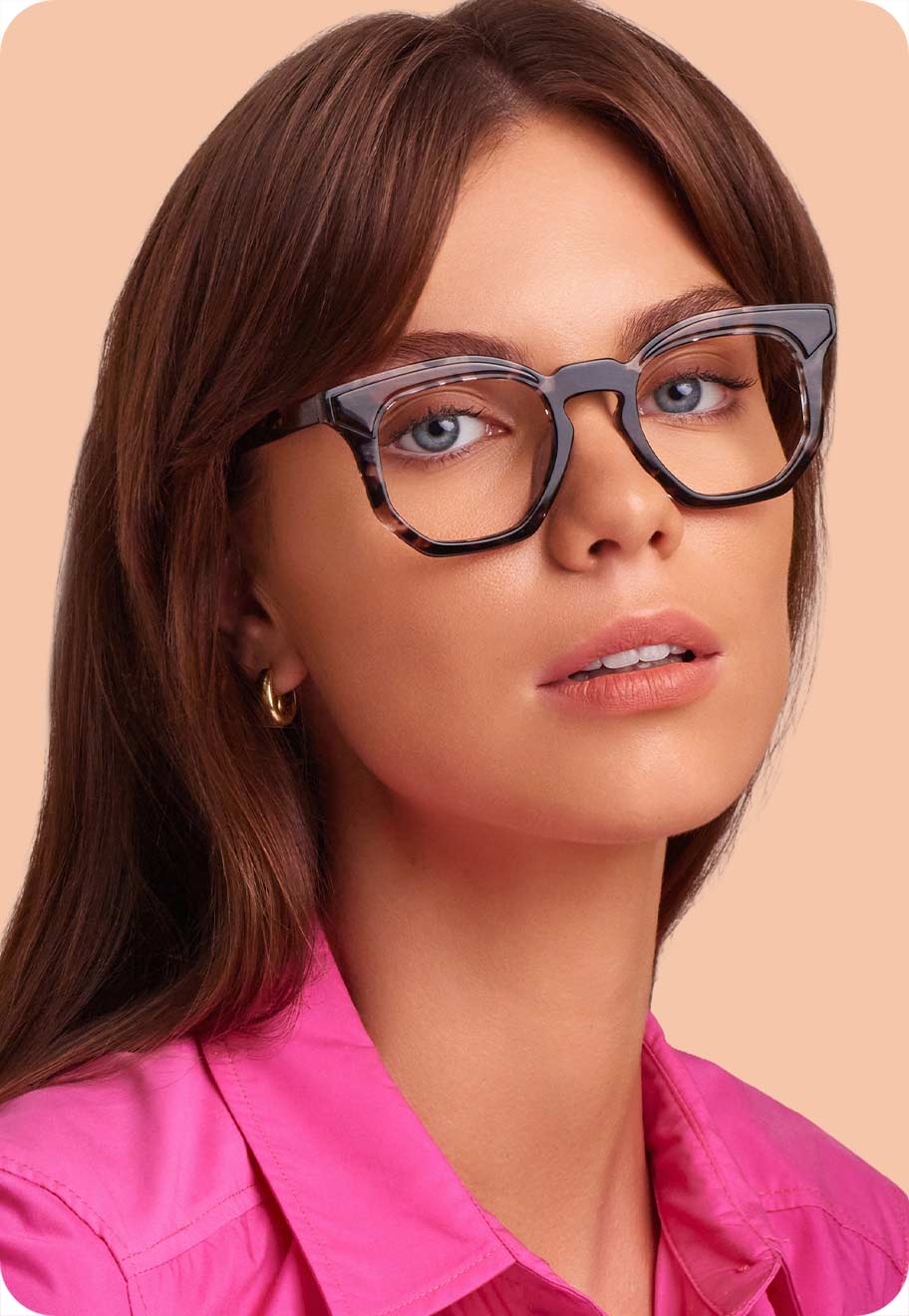 A photo of a model wearing the Oscar Wylee Zeke frame