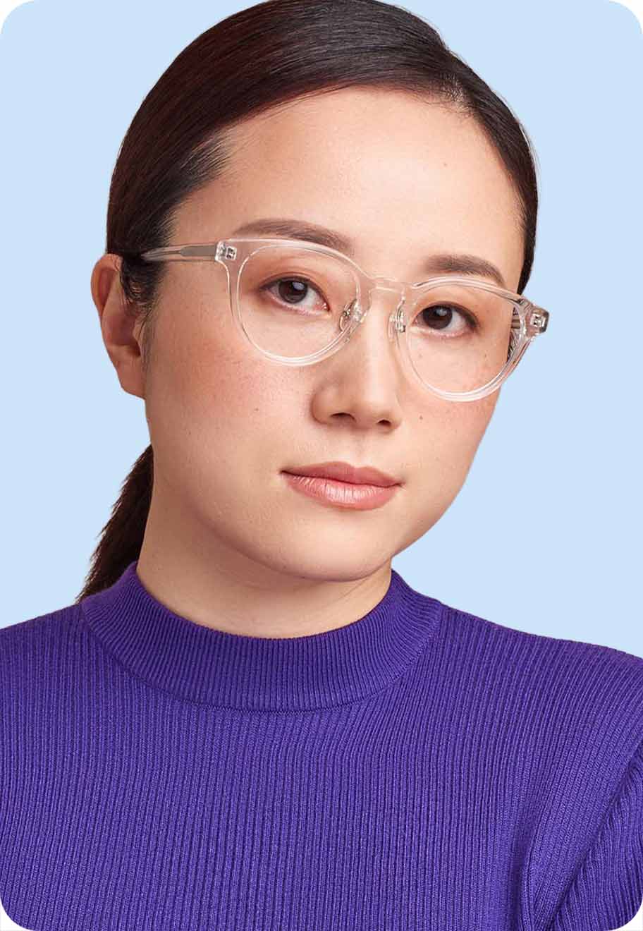 Comparison of a model wearing nerd glasses and a model wearing regular fashion glasses