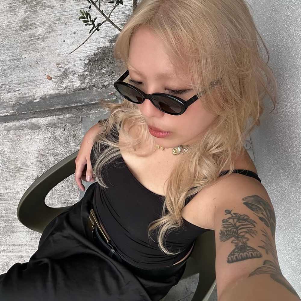 Customer wearing hailey_015