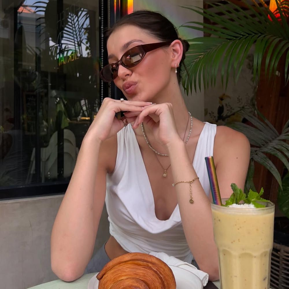 Customer wearing jessie_481