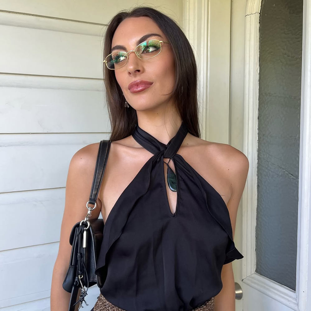Customer wearing aerin_055