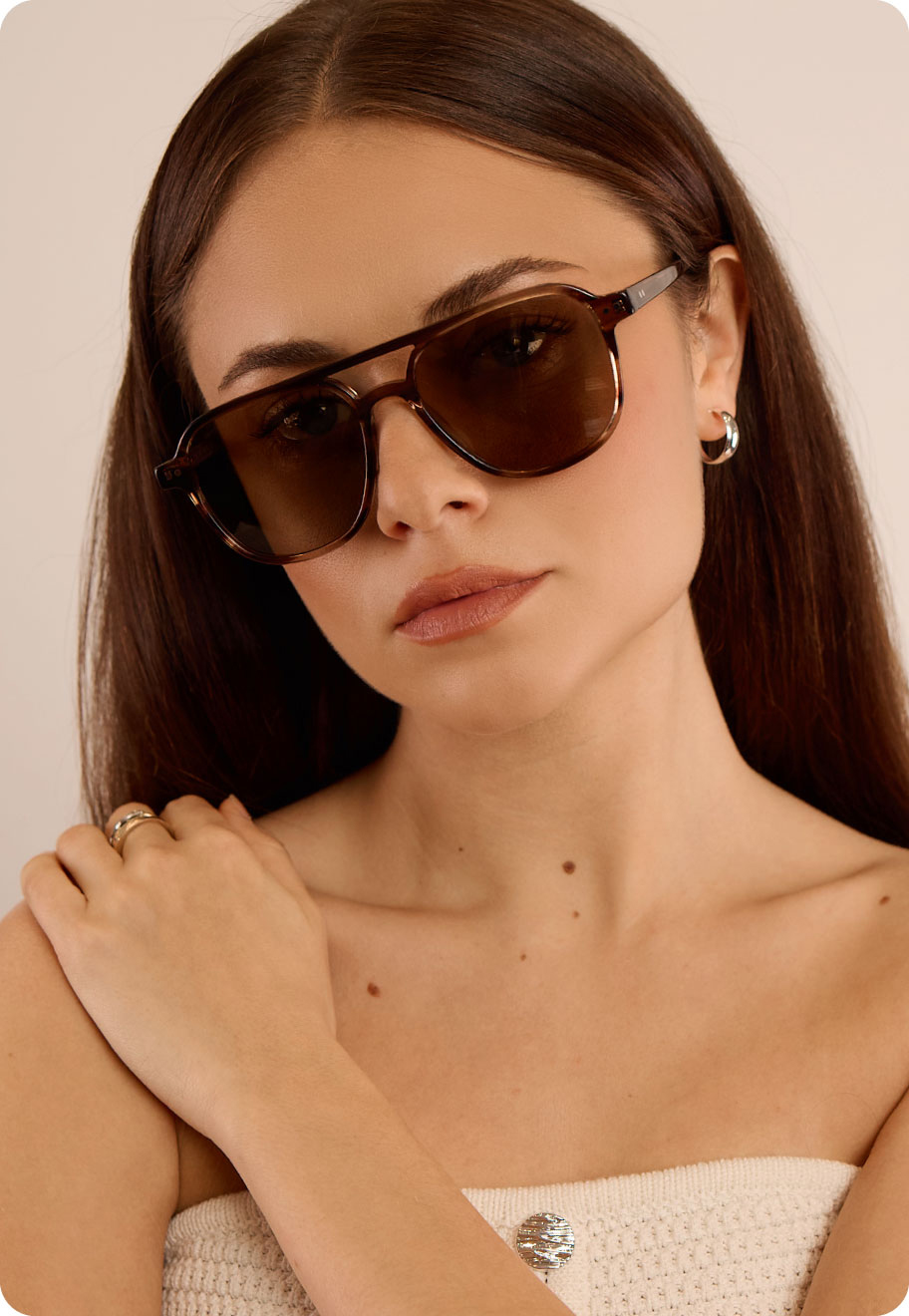 Oscar Wylee Easten Frame in Obsidian Black.
