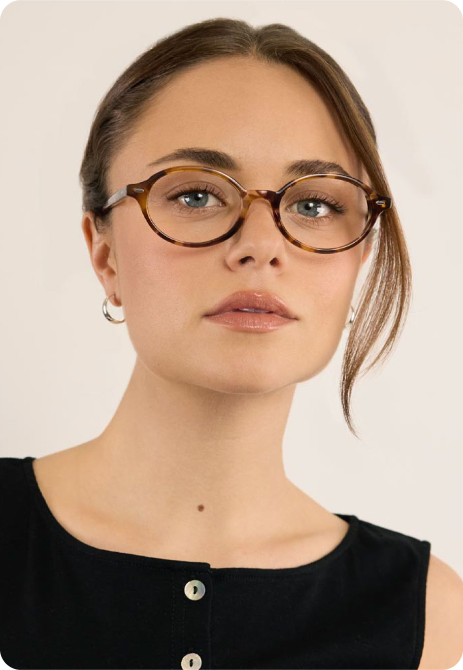 Male with cool skin tone wearing Parker optical frame in the colour Auburn Tortoiseshell.