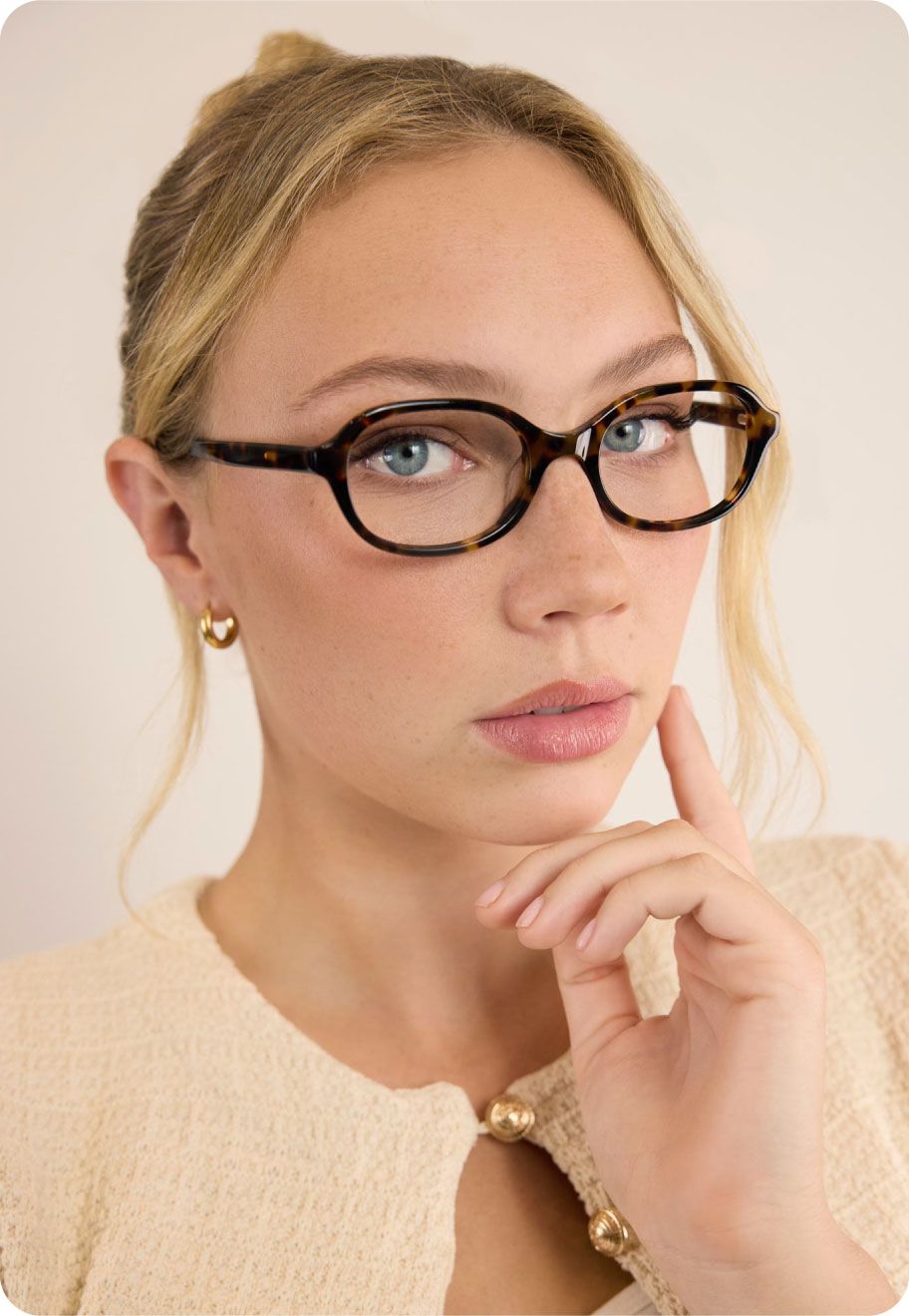 Male in warm skint tone wearing Andrew optical frame in the colour Bluestone Model.